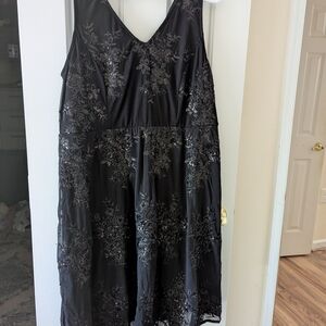 torrid Black V-Neck Sequin Floral Midi Dress